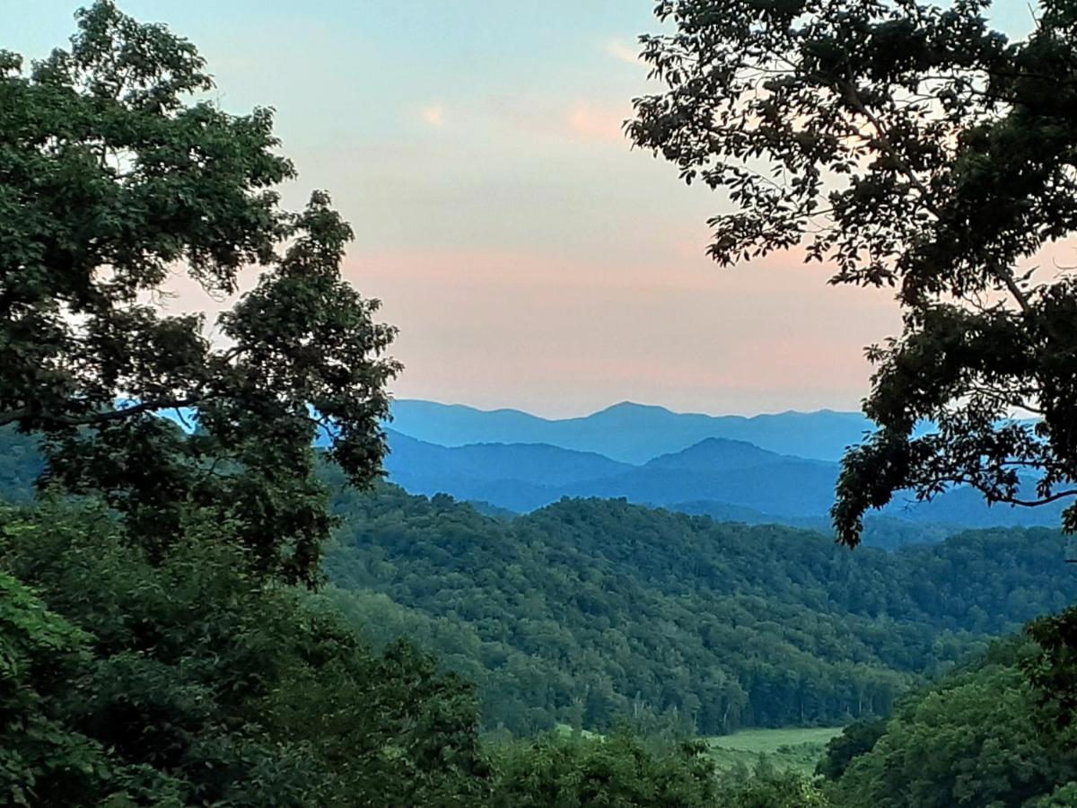 Treetops Cabin Easy To Asheville With Fast Wifi And Great View Swiss ภายนอก รูปภาพ